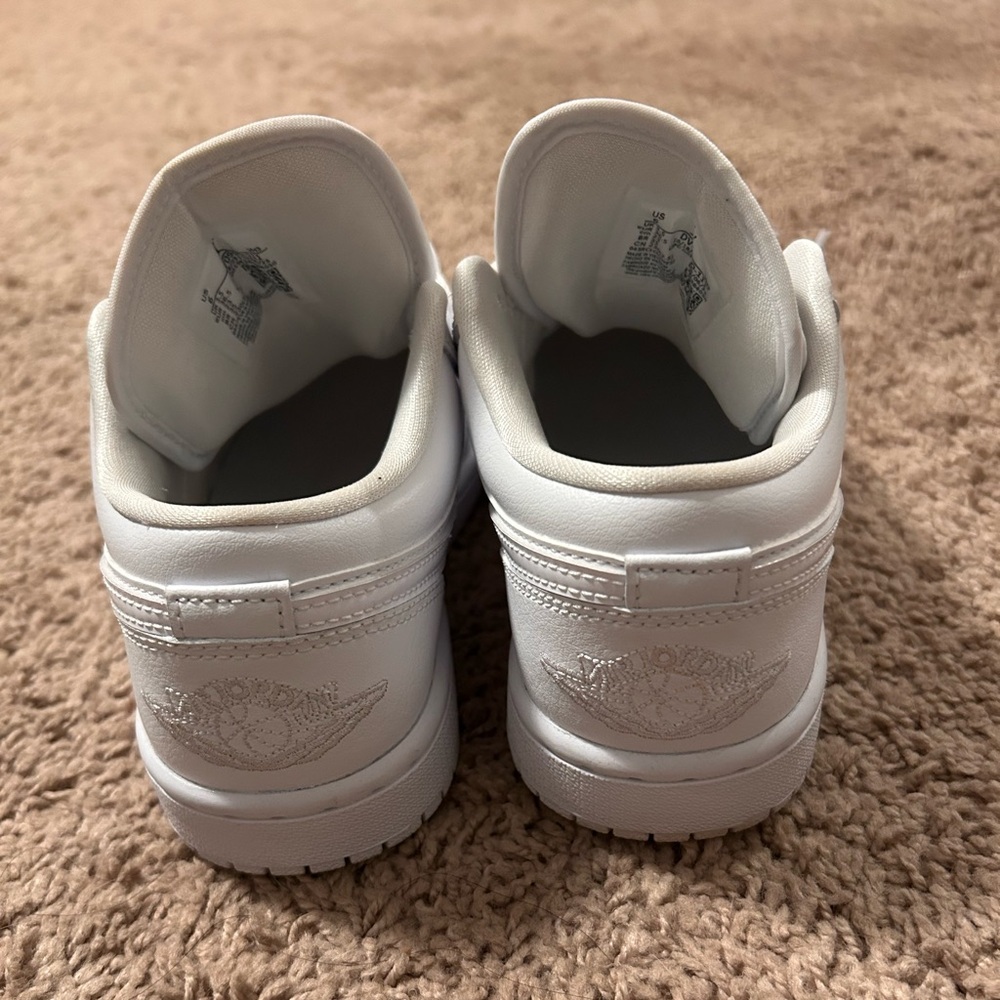 Air Jordan 1 Low - Picture 4 of 5